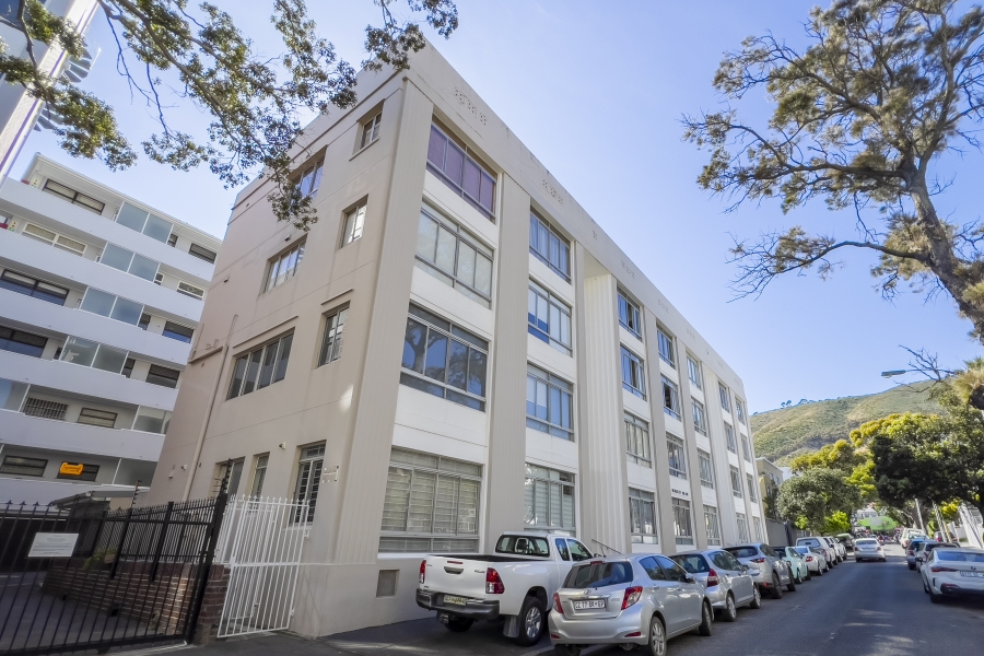 3 Bedroom Property for Sale in Sea Point Western Cape